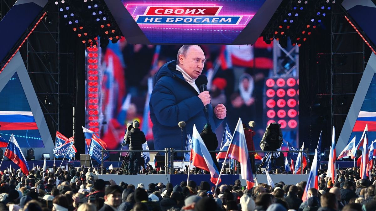 Putin zůstává populární. Analytik vysvětluje, co mu nejvíc ublíží